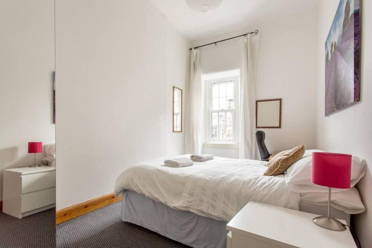 Joivy 3 Bed Flat In Old Town, Close To Grassmarket EDI Exterior photo