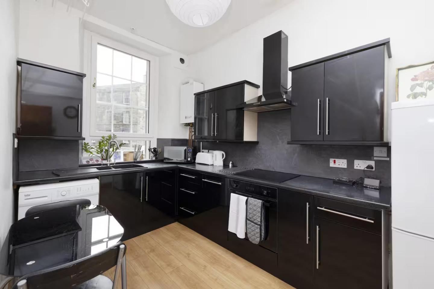 Joivy 3 Bed Flat In Old Town, Close To Grassmarket EDI Exterior photo