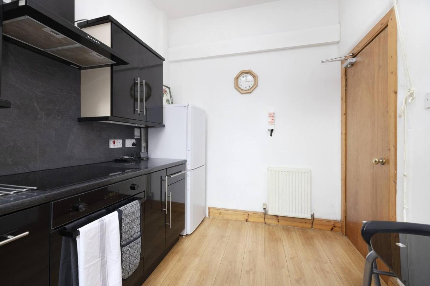 Joivy 3 Bed Flat In Old Town, Close To Grassmarket EDI Exterior photo